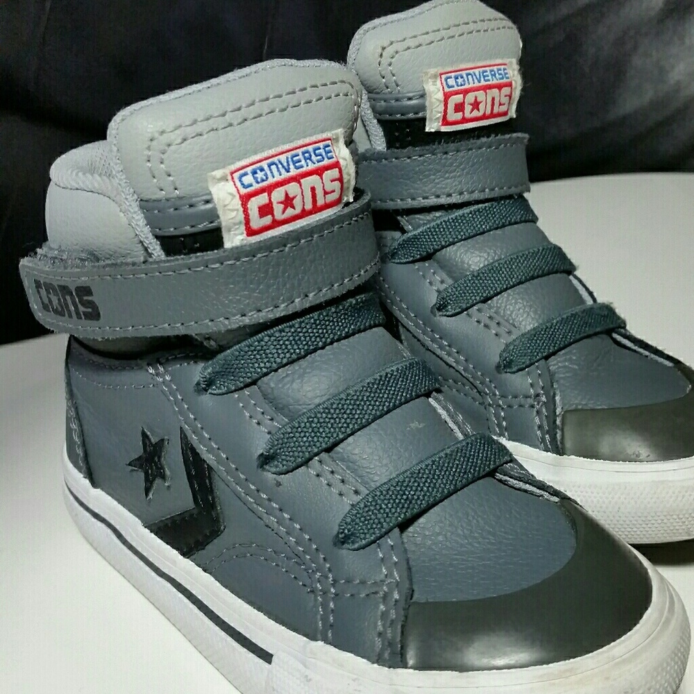 Converse cons size 7 kids size like new